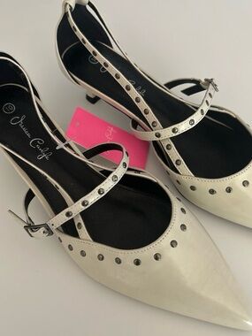 Jessica Carlyle faux leather kitten heels pointed toe studded strap shoes pumps